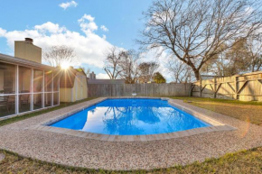 Perfect Family Pool Paradise by Seaworld/Lackland